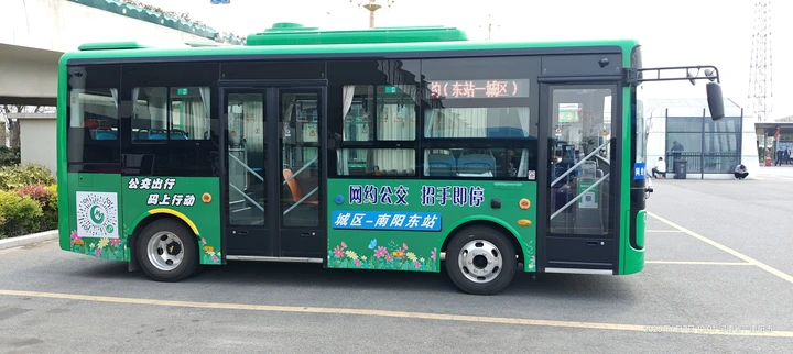 南阳公交车辆